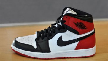 Air Jordan 1 Black Toe 2013