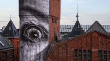 JR - The Wrinkles of the city takes over berlin - 2013