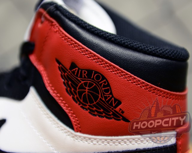 Air Jordan 1 Black Toe 2013 photo