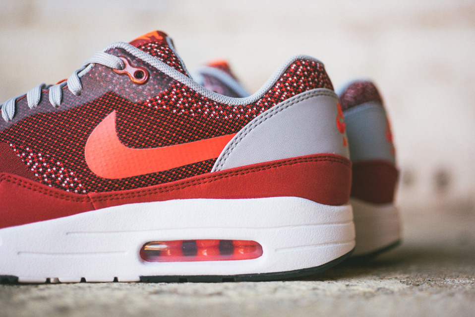 Nike-Air-Max-1-Jacquard-Laser-Crimson-958x640