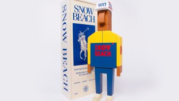 Grotesk X Case Studyo Snow Beach Figurine