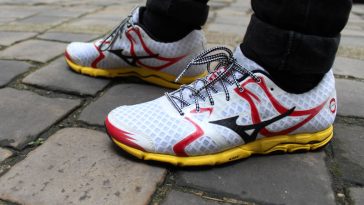 Mizuno-Wave-Hitogami-lifest