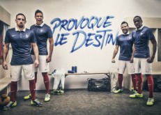 Nike-nouveau-maillot-de-léquipe-de-france-2014-provoque-le-destin-580x414
