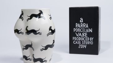 Vase Parra Case Studyo Running in Circles