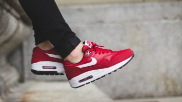 Nike-Air-Max-1-GS-Gym-Red-White-560x373