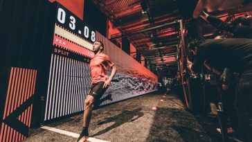 Pierre-Emerick Aubameyang test les animations du Palais of Speed