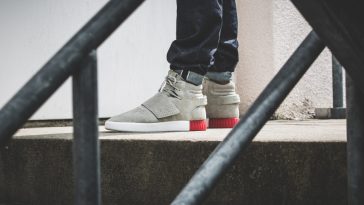 adidas-tubular-invader-strap-sesame-vivid-red-bb5035