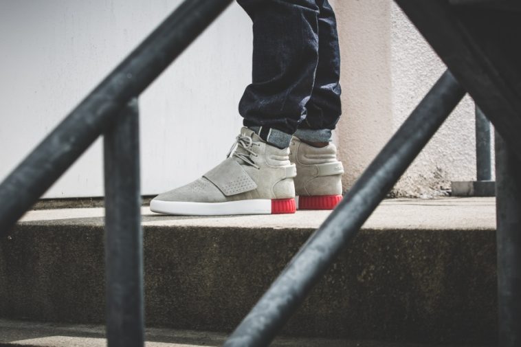 adidas-tubular-invader-strap-sesame-vivid-red-bb5035