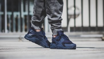 nike-air-huarache-midnight-navy-318429-440