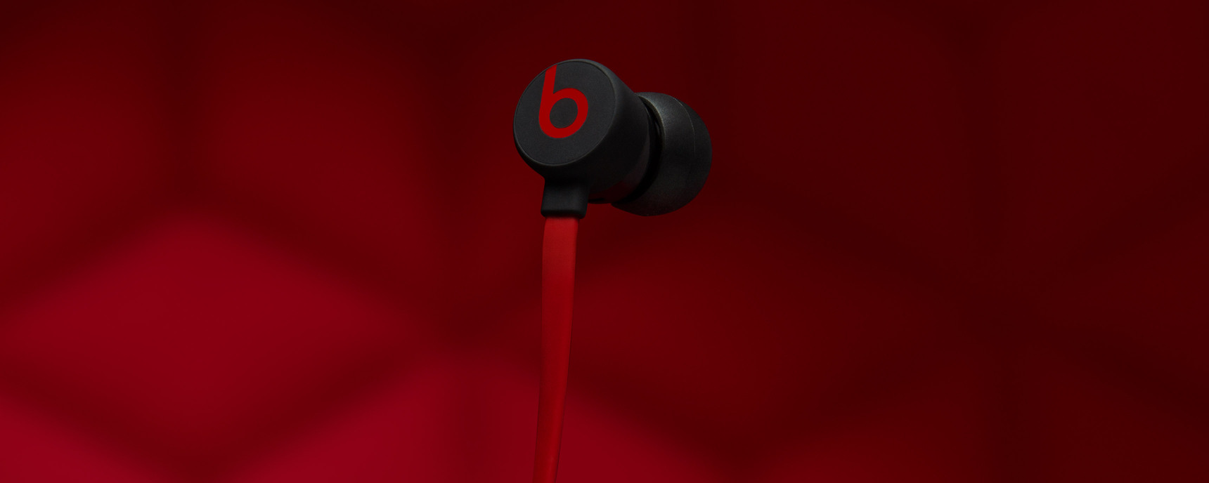 Beats-by-Dr-Dre-made_defiant_urbeats3_macro_desktop_3440x1376.jpg.large.1x