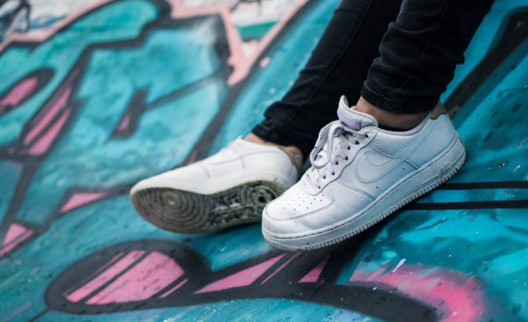Quelle différence entre des sneakers ou des tennis