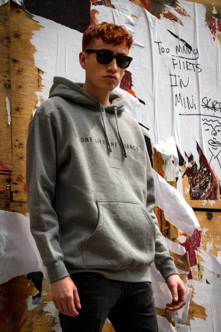 porter un sweat à capuche toutes les saisons