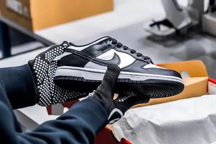 processus d'authentification des Sneakers chez WeTheNew