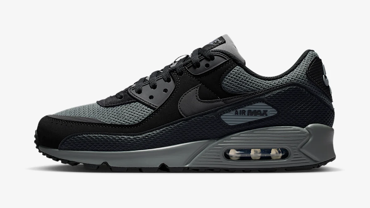 Basket Nike Air Max 90 Premium noire et grise, vue de profil