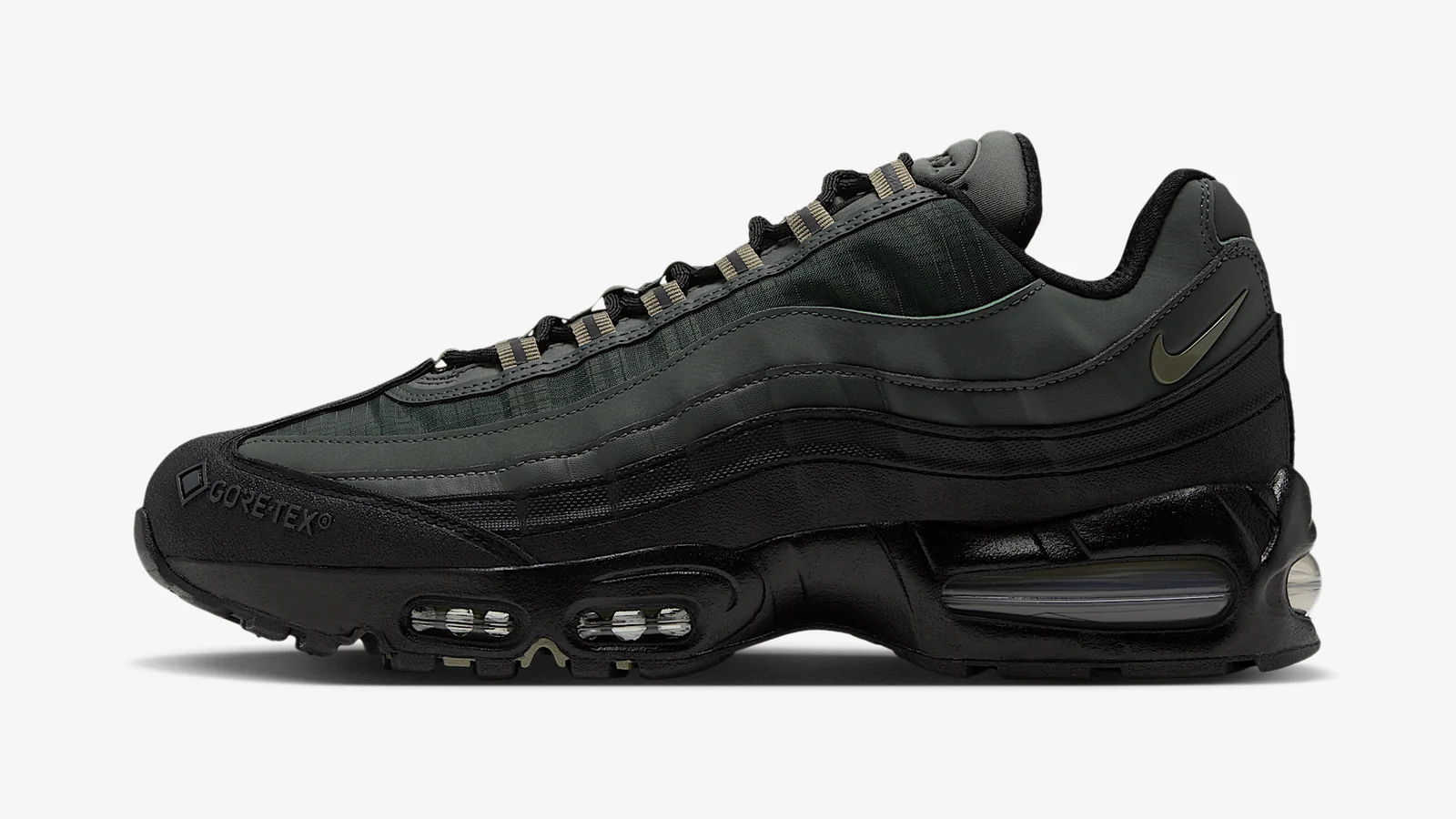 Basket Nike Air Max 95 Big Bubble Gore-Tex vert camouflage et noire, vue de profil